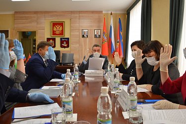 В муниципальных образованиях проходят процедуры выборов глав